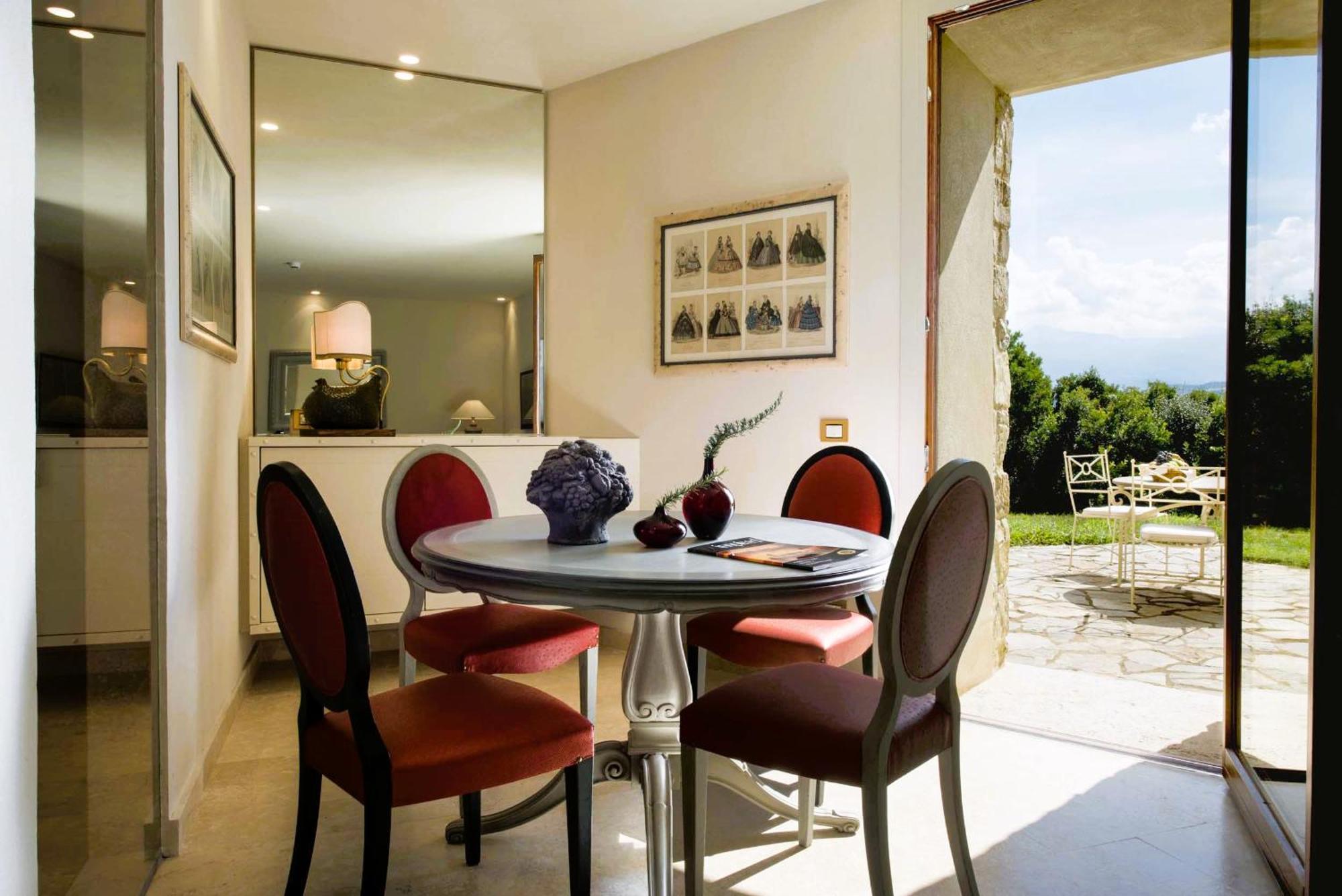 Castello Di Velona Resort, Thermal Spa & Winery Montalcino Extérieur photo