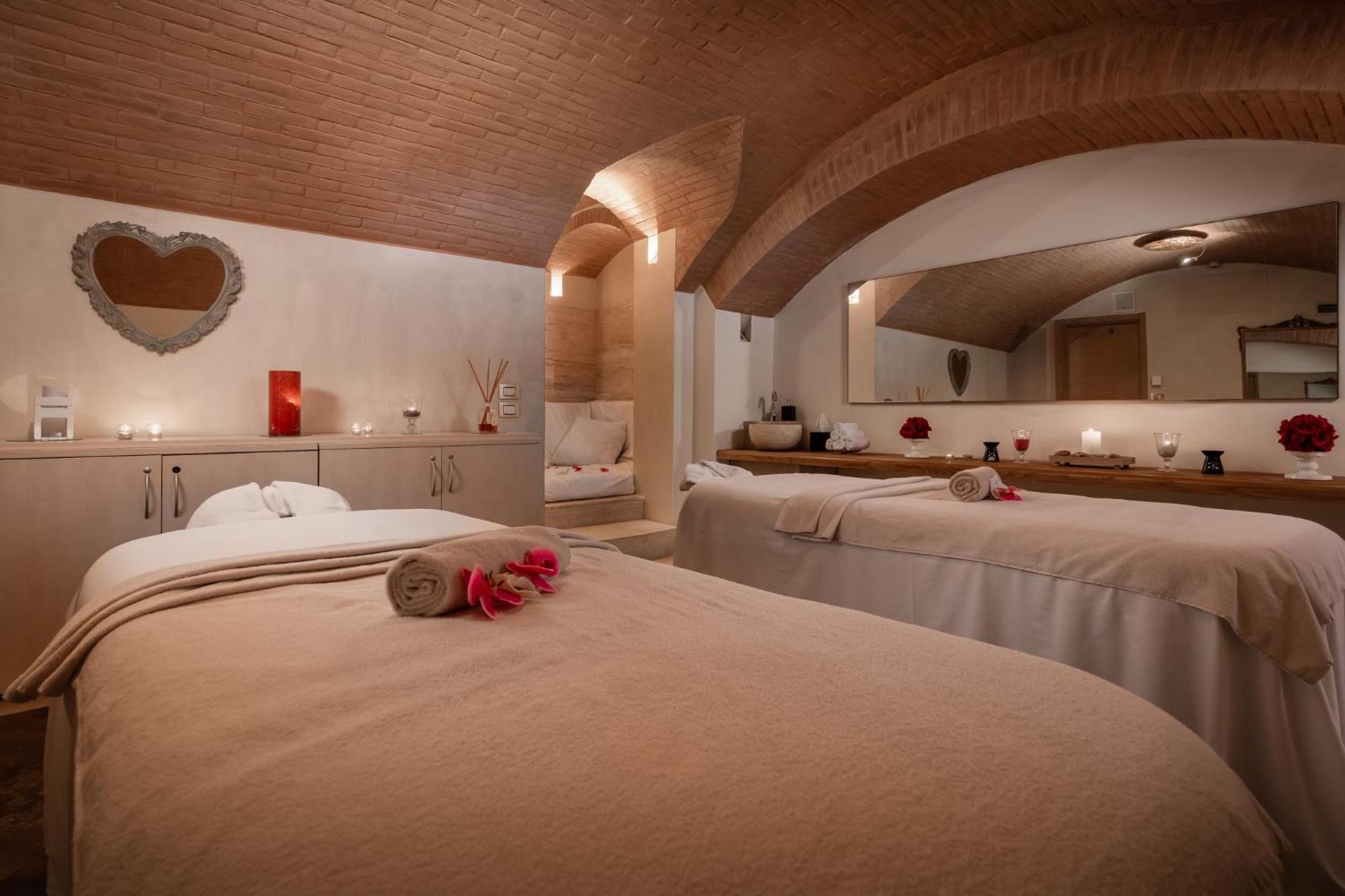 Castello Di Velona Resort, Thermal Spa & Winery Montalcino Extérieur photo
